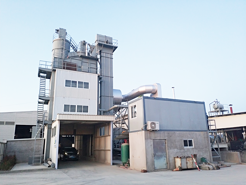 二、2017年10月山東濰坊工地qlb3000型瀝青攪拌站